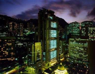 Здание Шанхайского банка ночью