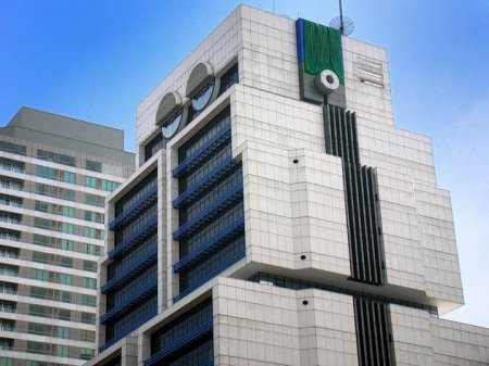 Здание-робот банка United Overseas Bank